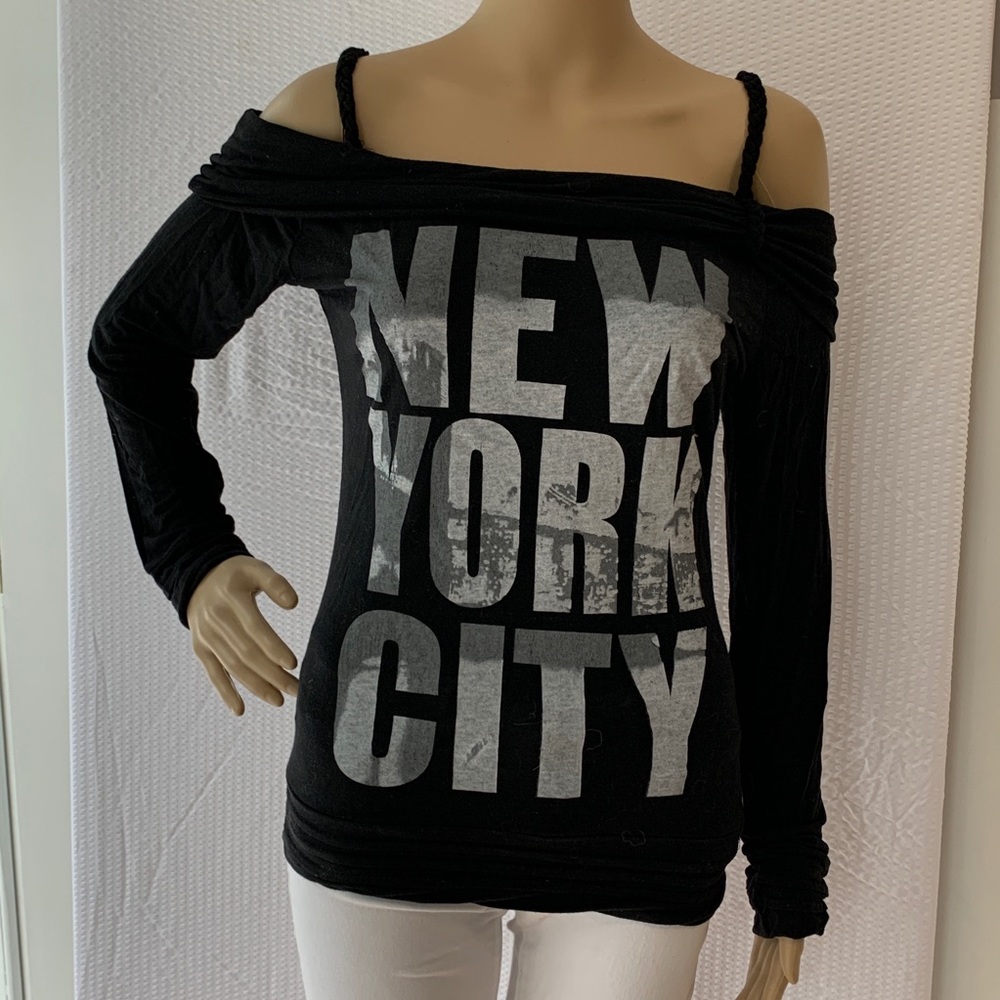 NEW YORK CITY GRAPHIC OFF SHOULDER LONG SLEEVE TOP
